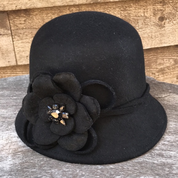 Hattitude Accessories - Ladies Black Felt Cloche Hat